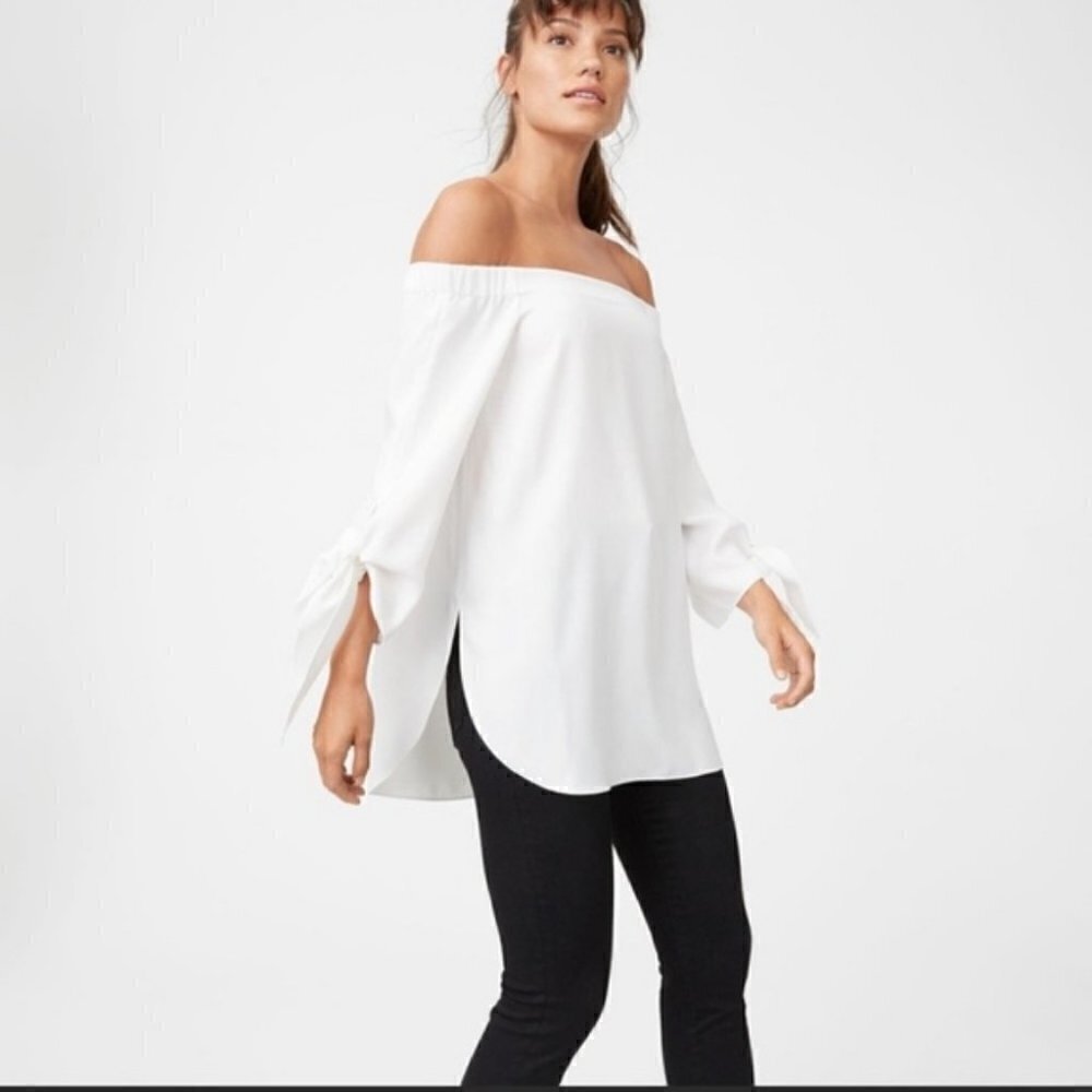 CLUB Monaco White Sophiya Off the Shoulder Top Size 00